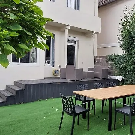Le Clos Des Domes - Centre Avec Jardin Prázdninový dům *